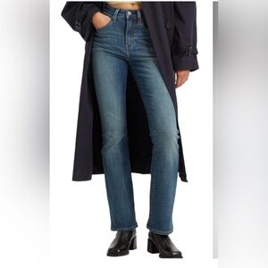 Levi’s slimming boot jeans size 27